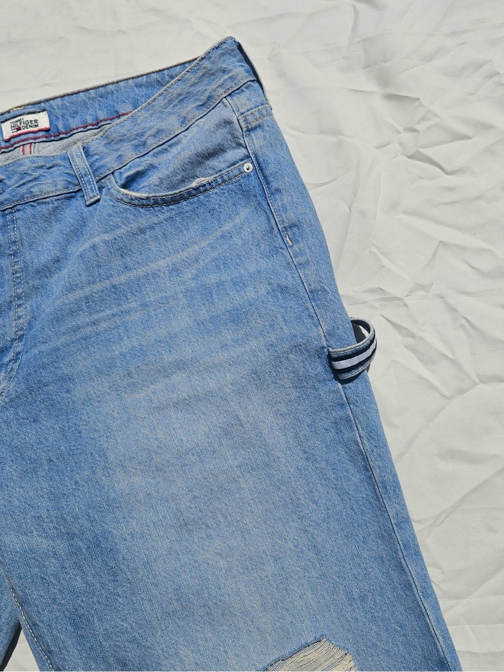 Tommy Hilfiger Women's Light Blue Denim Jeans with Embroidery Leg - Picture 5 of 16